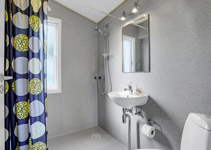 Gorgeous In With Kitchen Semesterbostad